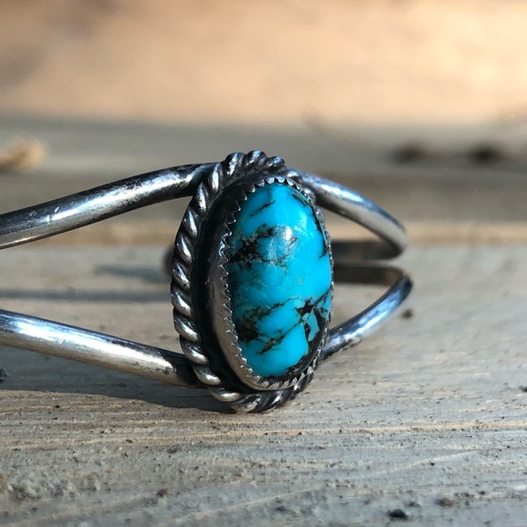 Vintage Sterling Silver Turquoise Cuff Bracelet - Picture 12 of 16